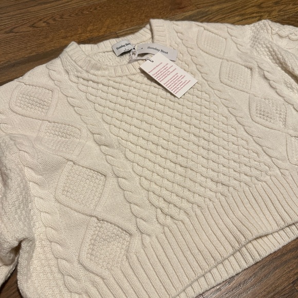 NWT Aritzia Sunday Best Peggy Cropped Sweater - Size S - Picture 6 of 9